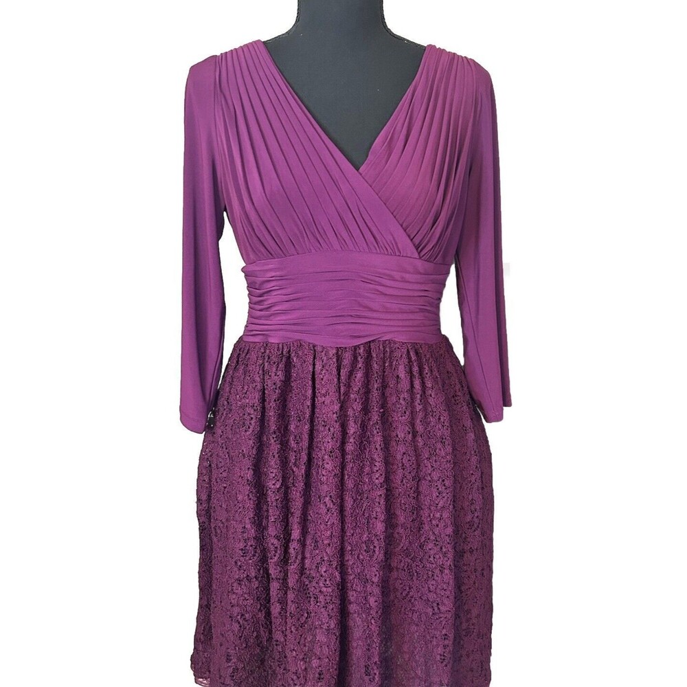 Adrianna Papell 3/4 sleeve purple dress. SZ-10 Pre Loved Beautiful Holiday Dress